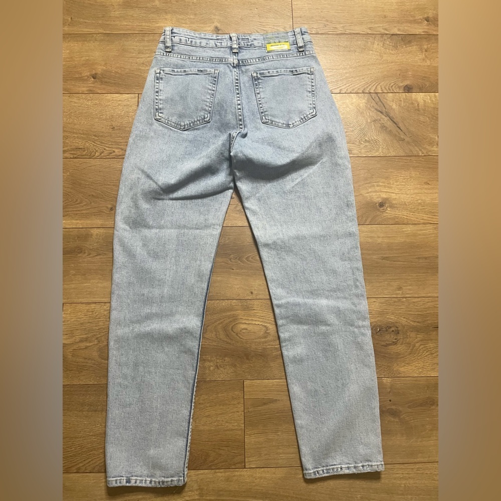 Cracpot Mom Fit Light Blue Jeans - Size 26, High Rise, Almost New - Picture 5 of 12
